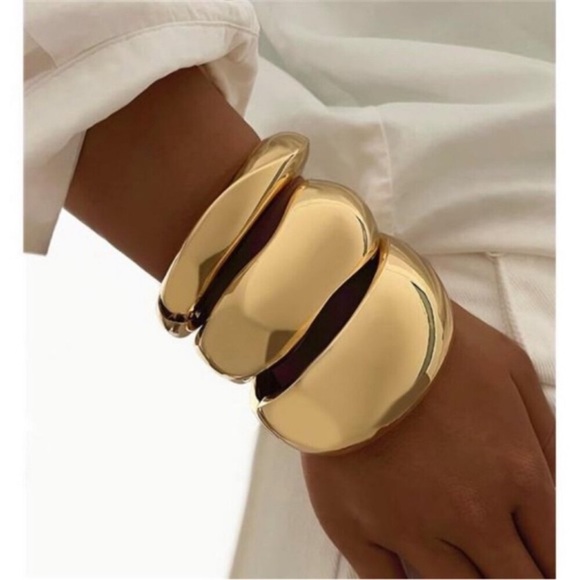 Chunky Gold Bangle Set | Wide 14K Plated Stackable Bracelets. - Picture 4 of 7